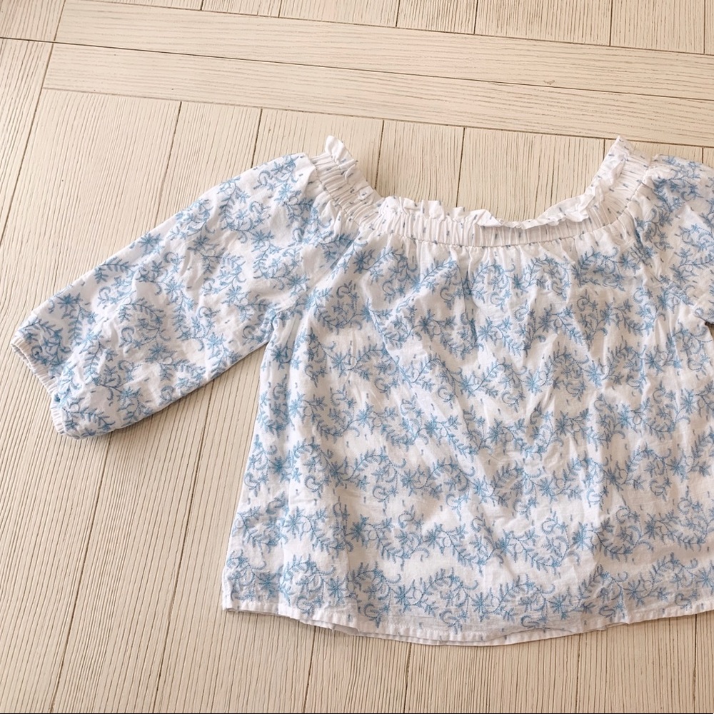 Miami (Francesca’s Brand) Off-the-Shoulder White Embroidered Shirt
